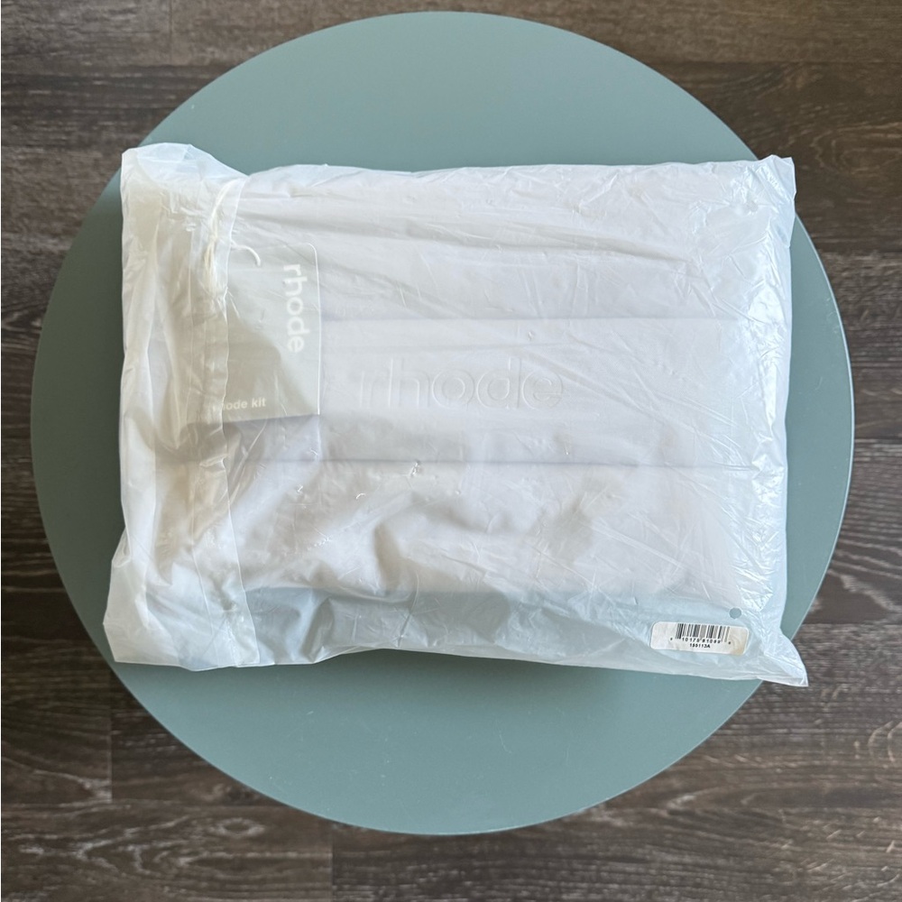 NWT Rhode (Hailey Bieber) Skincare bubble bag (products not included, only bag) - Picture 13 of 16